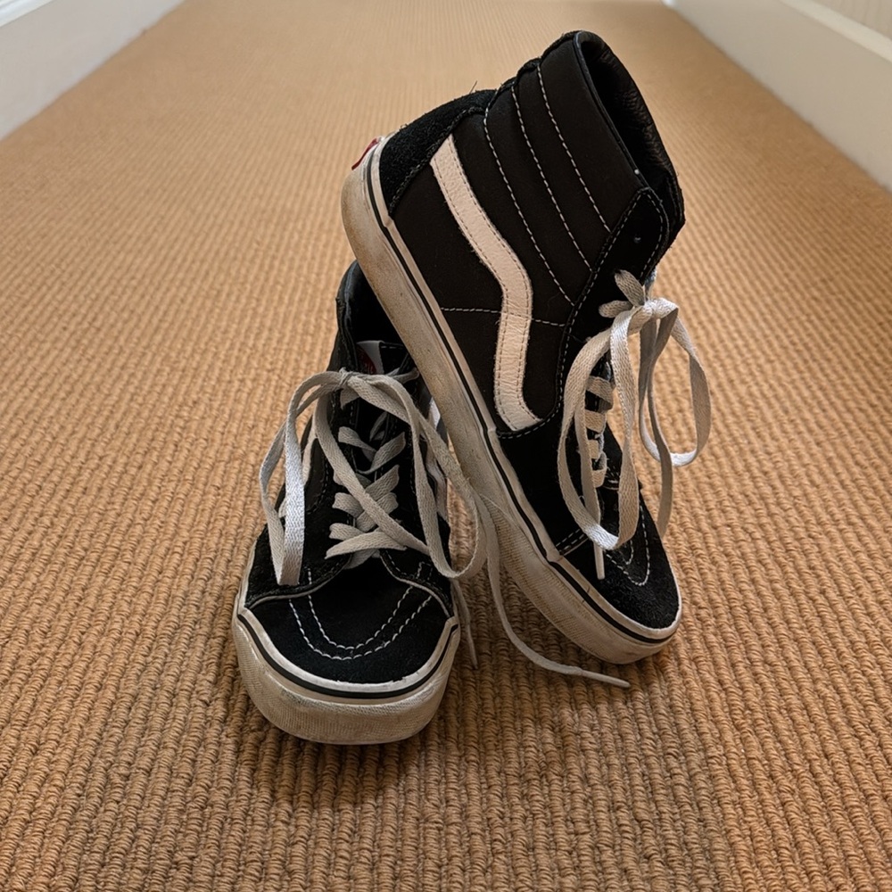 Black 7 Vans